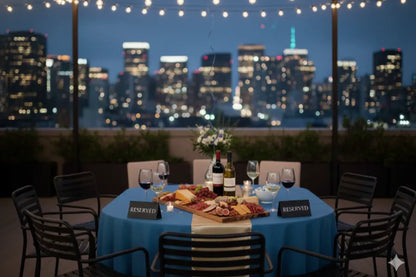 FIT 6 FOOT ROUND TABLE  LINEN 130” ROUND